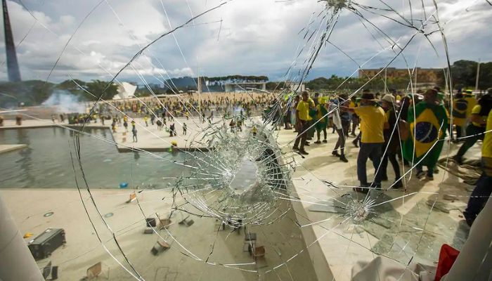 PGR pede inclusão de fugitivos do 8 de janeiro em lista da Interpol